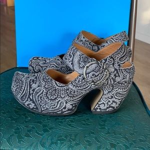 Fluevog Paisley Guides Sz 8